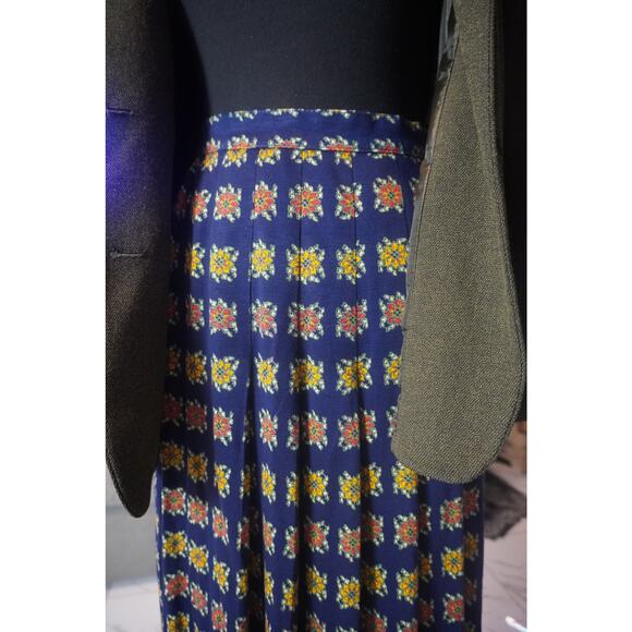 Vintage Pleated Skirt - Picture 1 of 9